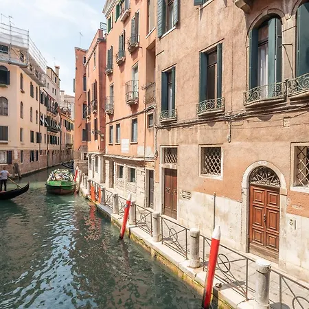 Lägenhet Ve.n.i.ce Cera Casa Dolce *