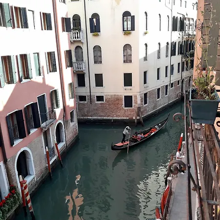 Lägenhet Ve.n.i.ce Cera Casa Dolce *